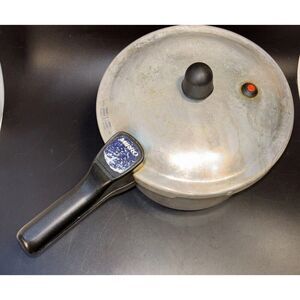 Vintage MIRRO Aluminum Pressure Cooker Pot 4.2 QT